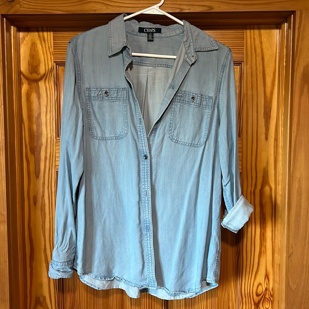 CHAPS light denim long sleeve shirt